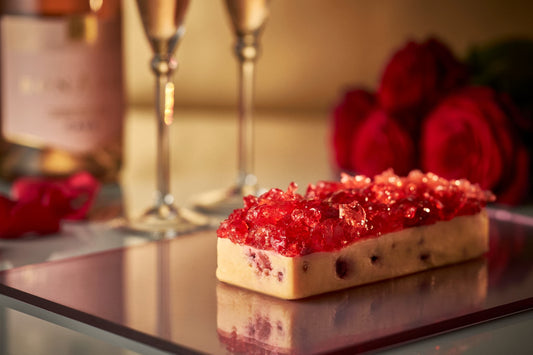 【バレンタイン限定スイーツ】“ロゼ・シャンパーニュ”大切な人への花束テリーヌ　2/2 店舗限定販売